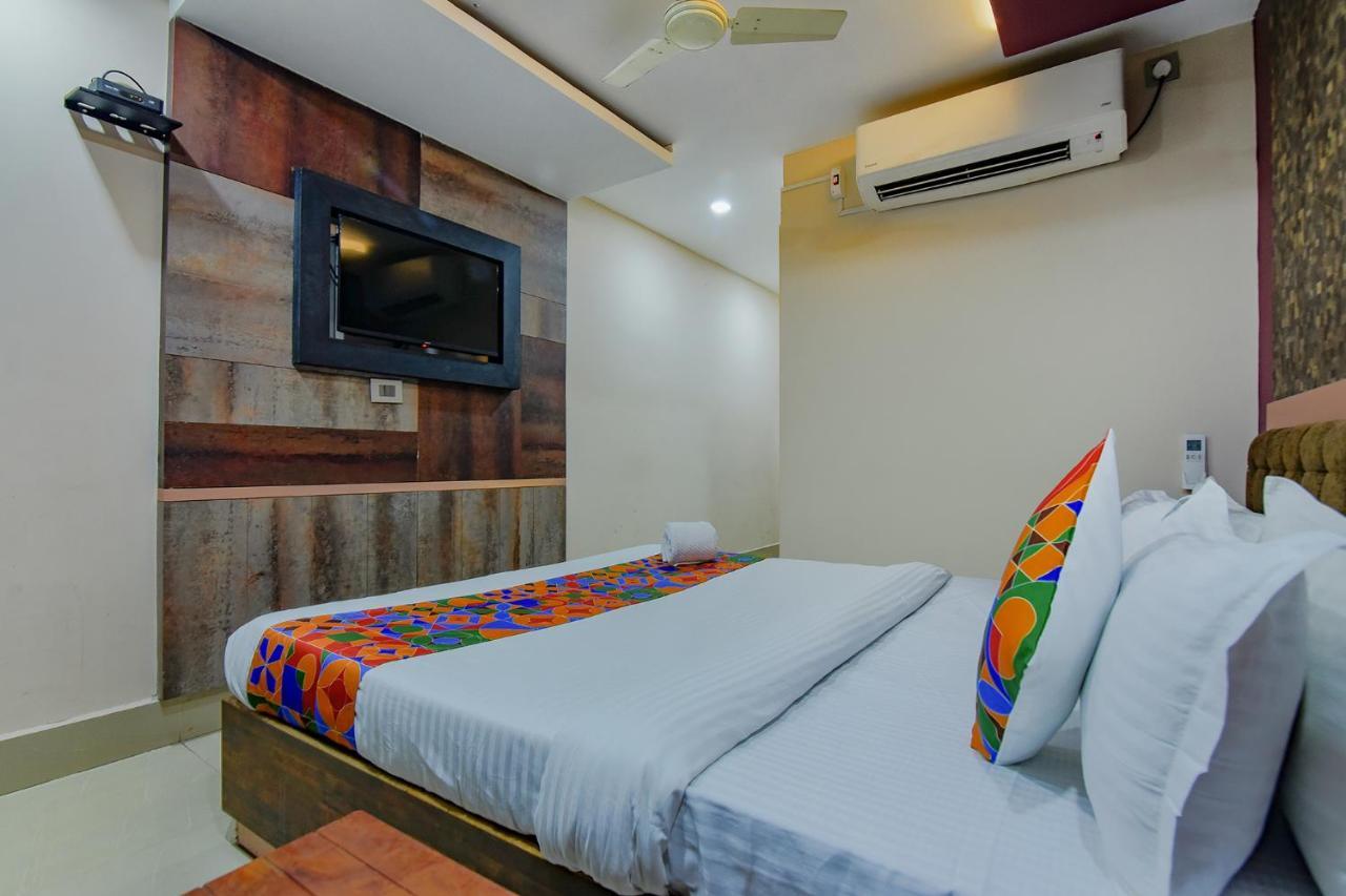Fabhotel Middleton Desire - Nr Niladri Vihar Square บูบันเนสชวาร์ ภายนอก รูปภาพ