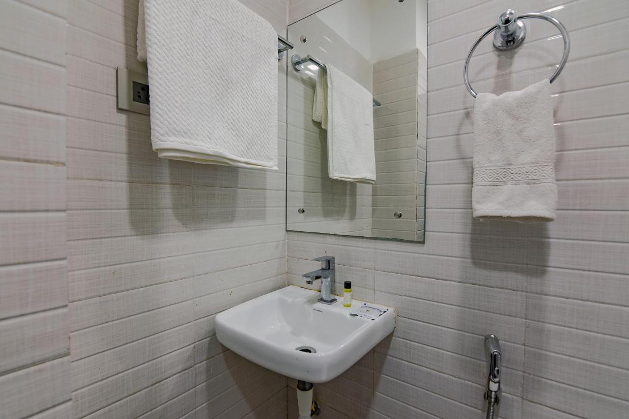 Fabhotel Middleton Desire - Nr Niladri Vihar Square บูบันเนสชวาร์ ภายนอก รูปภาพ