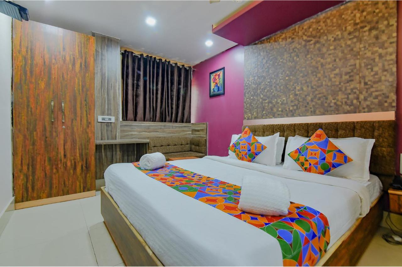 Fabhotel Middleton Desire - Nr Niladri Vihar Square บูบันเนสชวาร์ ภายนอก รูปภาพ