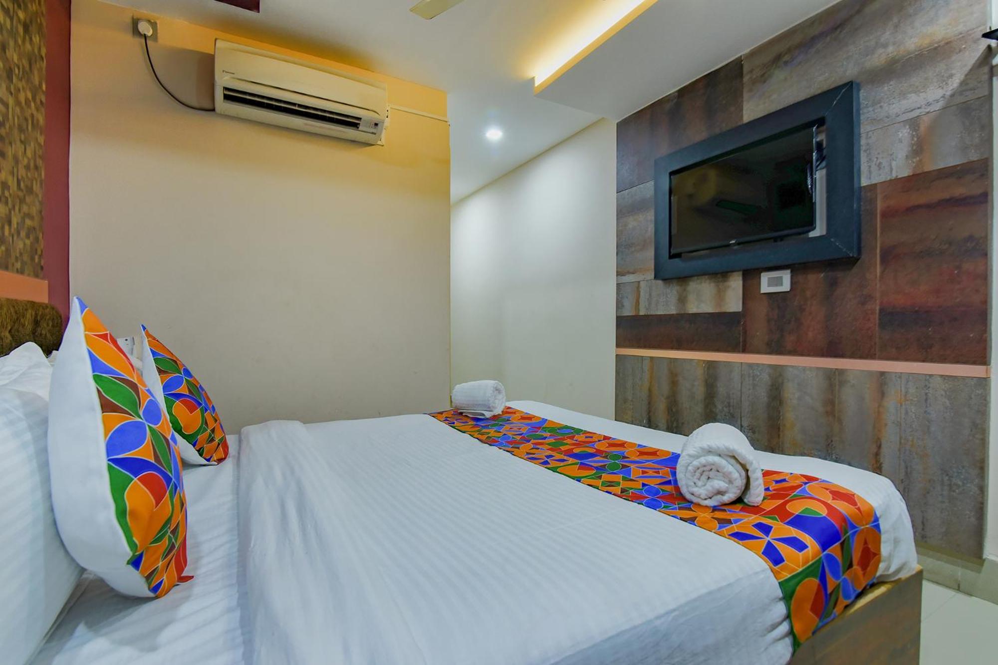Fabhotel Middleton Desire - Nr Niladri Vihar Square บูบันเนสชวาร์ ภายนอก รูปภาพ
